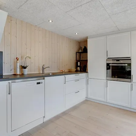 Solgunn - 900m From The Sea By Interhome *