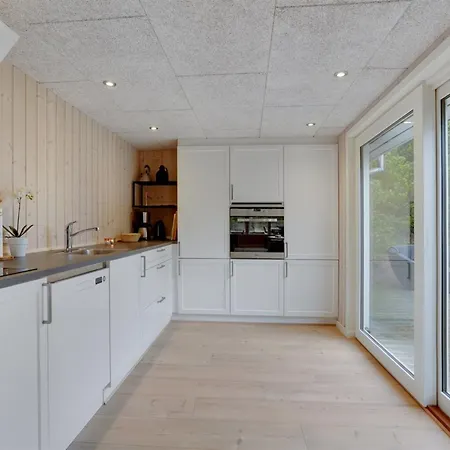 Solgunn - 900m From The Sea By Interhome *